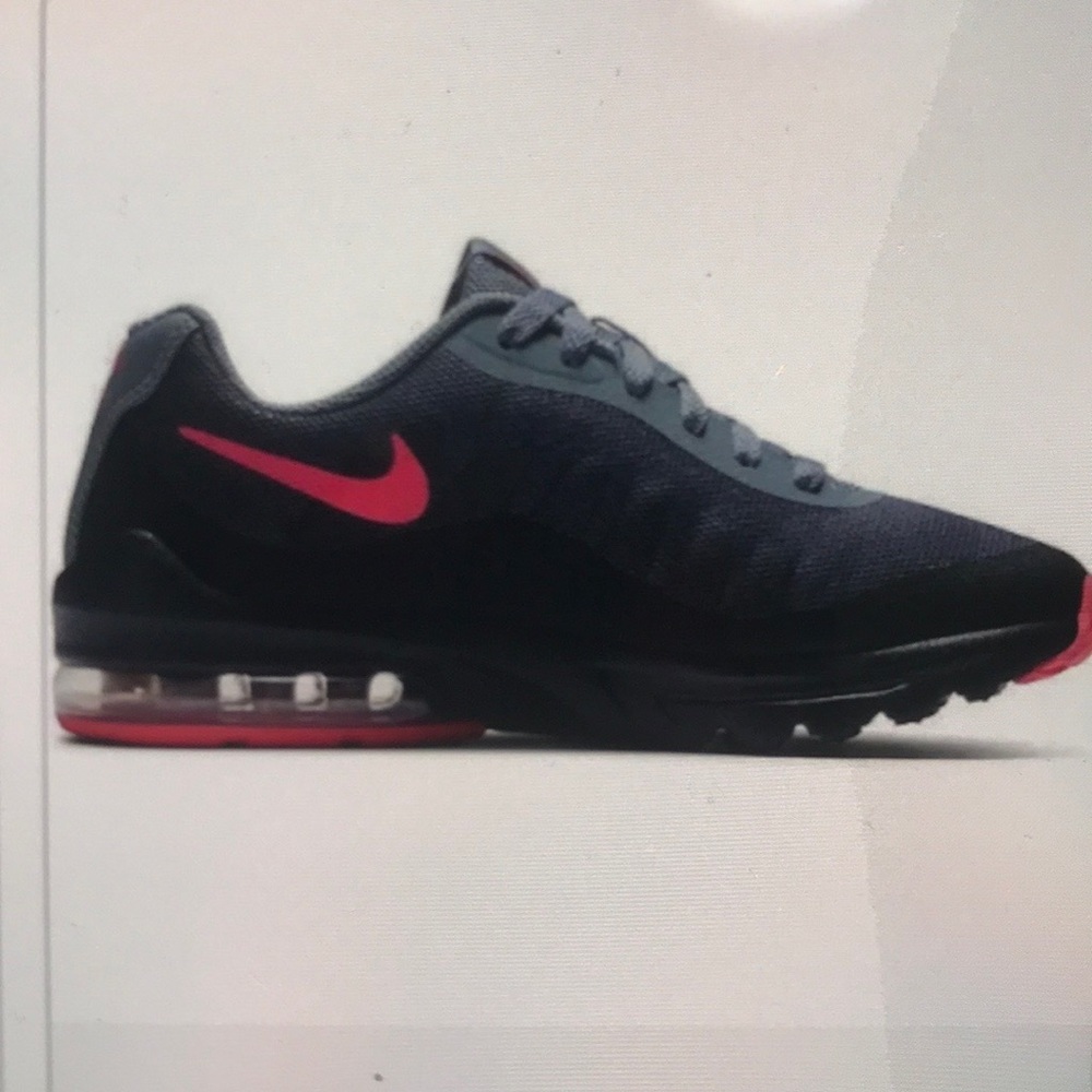 NEW Nike Air Max Invigor  5.5 Youth/ 7 women  Athletic Sneakers BNIB NEW 👟